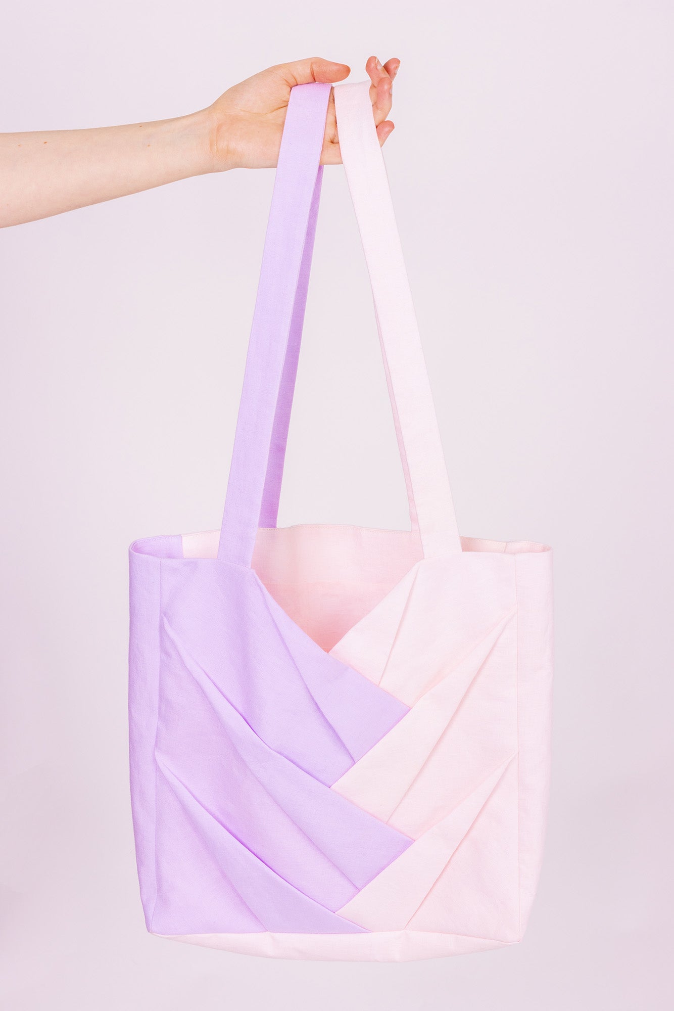 Xenta tote bag in lilac and pink linen, front view